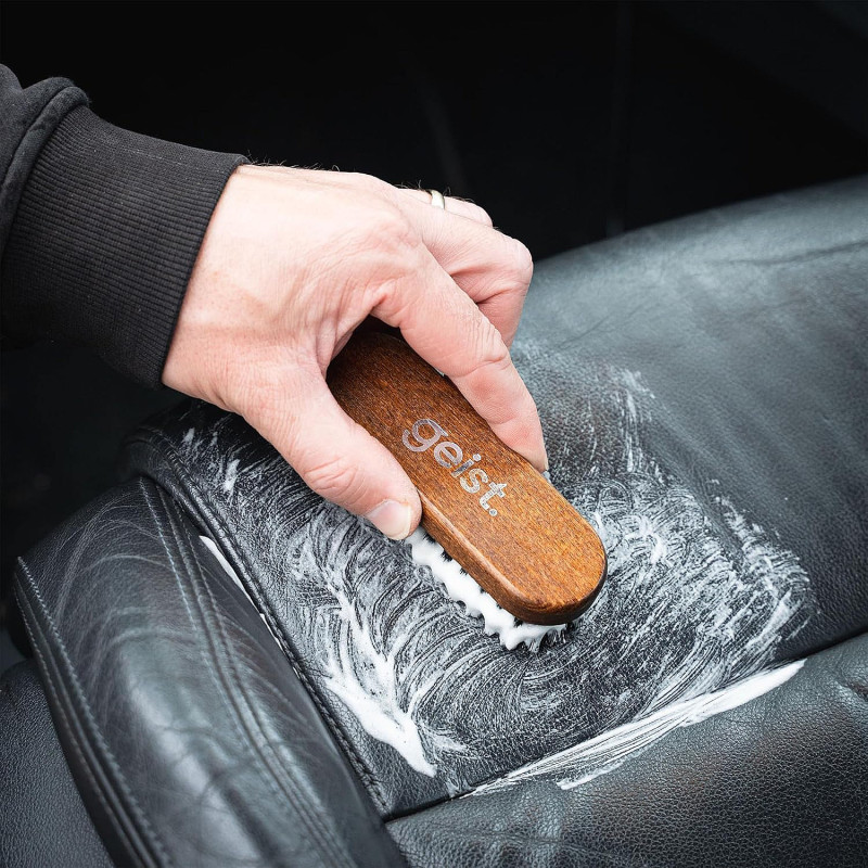 Щітка для шкіри та текстилю салону Geist Leather & Textile Cleaning Brush Medium, штучний ворс 12 см